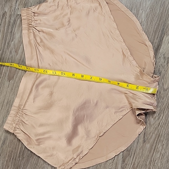 Lunya Silk Light Pink Shorts, Medium - Picture 13 of 14